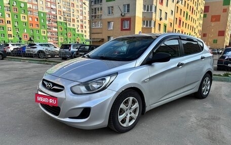 Hyundai Solaris II рестайлинг, 2013 год, 670 000 рублей, 6 фотография