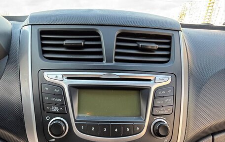 Hyundai Solaris II рестайлинг, 2013 год, 670 000 рублей, 8 фотография