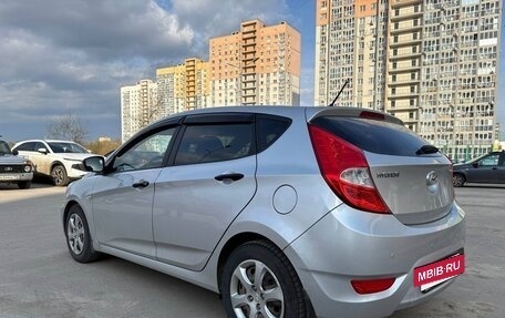 Hyundai Solaris II рестайлинг, 2013 год, 670 000 рублей, 7 фотография