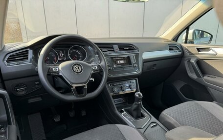 Volkswagen Tiguan II, 2017 год, 1 699 999 рублей, 6 фотография