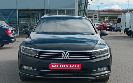 Volkswagen Passat B8 рестайлинг, 2018 год, 1 779 000 рублей, 2 фотография