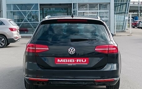 Volkswagen Passat B8 рестайлинг, 2018 год, 1 779 000 рублей, 7 фотография