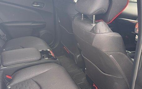 Toyota Prius IV XW50, 2018 год, 2 400 000 рублей, 10 фотография