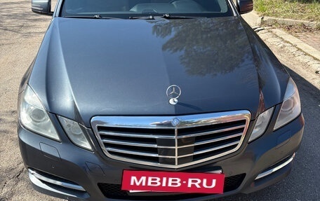 Mercedes-Benz E-Класс, 2011 год, 1 950 000 рублей, 2 фотография