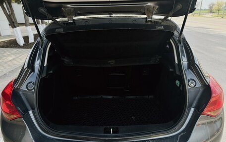 Opel Astra J, 2011 год, 800 000 рублей, 9 фотография