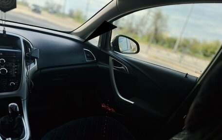 Opel Astra J, 2011 год, 800 000 рублей, 17 фотография