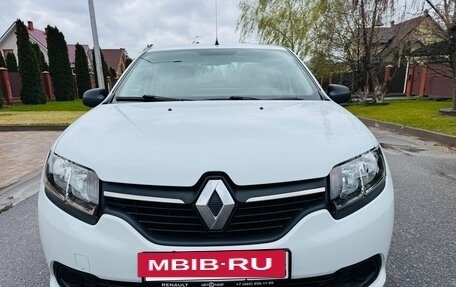 Renault Logan II, 2017 год, 1 040 000 рублей, 2 фотография
