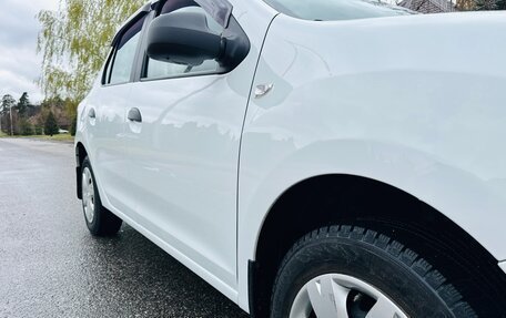 Renault Logan II, 2017 год, 1 040 000 рублей, 11 фотография