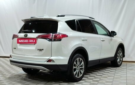 Toyota RAV4, 2019 год, 2 900 000 рублей, 5 фотография