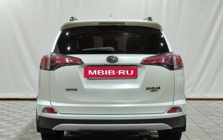 Toyota RAV4, 2019 год, 2 900 000 рублей, 6 фотография