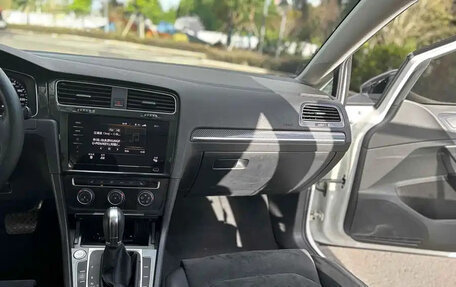 Volkswagen Golf VII, 2019 год, 1 170 000 рублей, 11 фотография