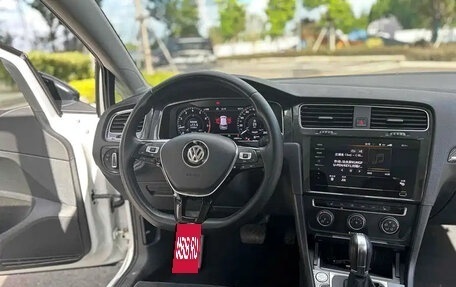 Volkswagen Golf VII, 2019 год, 1 170 000 рублей, 10 фотография