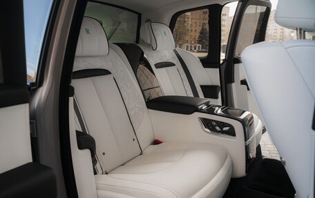 Rolls-Royce Cullinan, 2026 год, 75 000 000 рублей, 3 фотография