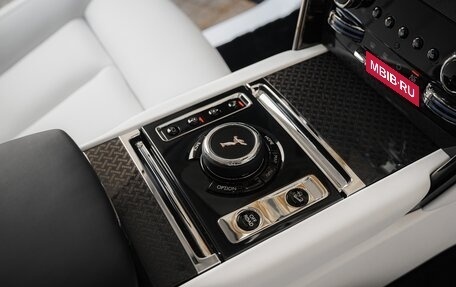 Rolls-Royce Cullinan, 2026 год, 75 000 000 рублей, 10 фотография