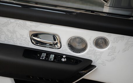 Rolls-Royce Cullinan, 2026 год, 75 000 000 рублей, 20 фотография