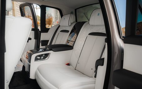Rolls-Royce Cullinan, 2026 год, 75 000 000 рублей, 17 фотография