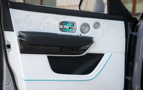 Rolls-Royce Cullinan, 2026 год, 75 000 000 рублей, 24 фотография
