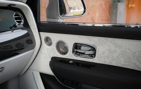 Rolls-Royce Cullinan, 2026 год, 75 000 000 рублей, 27 фотография