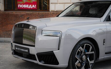 Rolls-Royce Cullinan, 2026 год, 75 000 000 рублей, 32 фотография