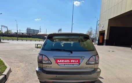 Lexus RX IV рестайлинг, 2000 год, 990 000 рублей, 4 фотография