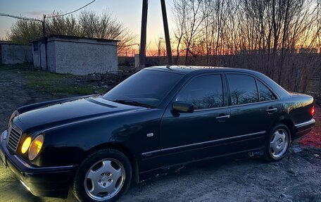 Mercedes-Benz E-Класс, 1998 год, 350 000 рублей, 4 фотография