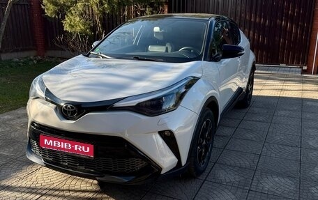 Toyota C-HR I рестайлинг, 2021 год, 3 300 000 рублей, 1 фотография