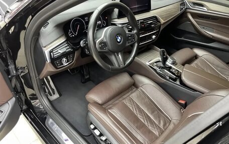 BMW 5 серия, 2019 год, 4 700 000 рублей, 13 фотография