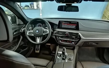 BMW 5 серия, 2019 год, 4 700 000 рублей, 16 фотография