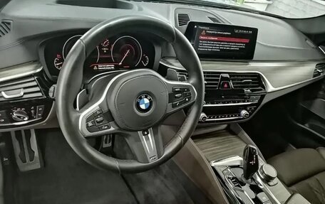 BMW 5 серия, 2019 год, 4 700 000 рублей, 14 фотография