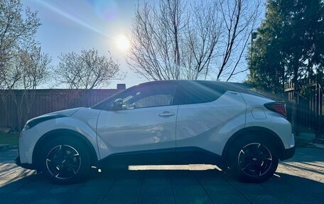 Toyota C-HR I рестайлинг, 2021 год, 3 300 000 рублей, 8 фотография
