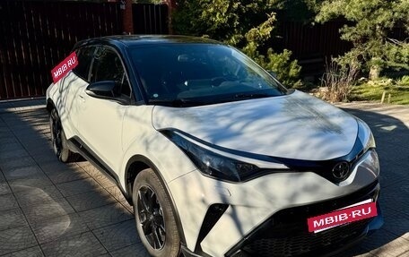 Toyota C-HR I рестайлинг, 2021 год, 3 300 000 рублей, 3 фотография