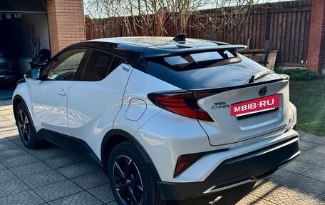 Toyota C-HR I рестайлинг, 2021 год, 3 300 000 рублей, 7 фотография