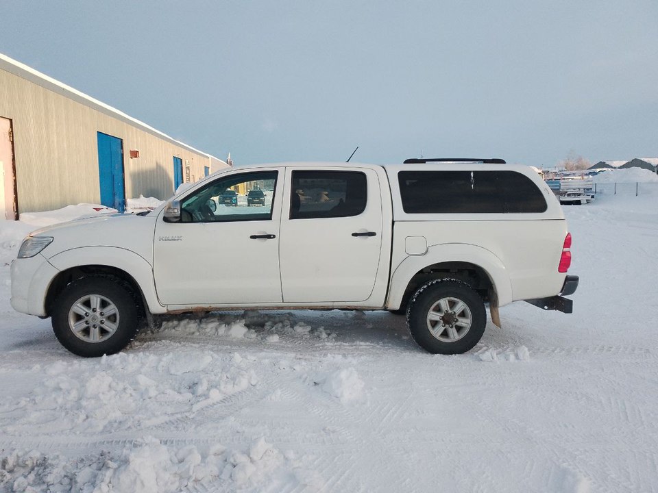 Toyota Hilux VII рестайлинг, 2012 год, 1 500 000 рублей, 7 фотография