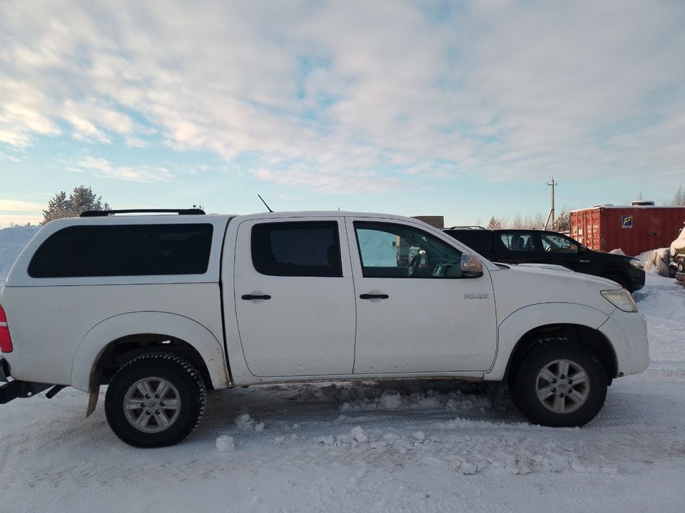Toyota Hilux VII рестайлинг, 2012 год, 1 500 000 рублей, 8 фотография