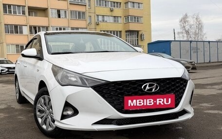Hyundai Solaris II рестайлинг, 2022 год, 1 380 000 рублей, 4 фотография