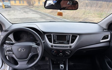Hyundai Solaris II рестайлинг, 2022 год, 1 380 000 рублей, 9 фотография