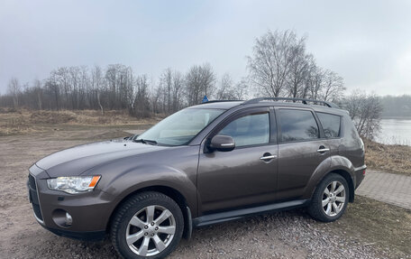 Mitsubishi Outlander III рестайлинг 3, 2011 год, 1 000 000 рублей, 3 фотография