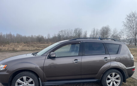 Mitsubishi Outlander III рестайлинг 3, 2011 год, 1 000 000 рублей, 4 фотография