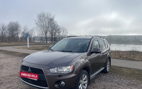 Mitsubishi Outlander III рестайлинг 3, 2011 год, 1 000 000 рублей, 2 фотография