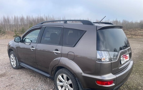 Mitsubishi Outlander III рестайлинг 3, 2011 год, 1 000 000 рублей, 5 фотография