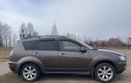 Mitsubishi Outlander III рестайлинг 3, 2011 год, 1 000 000 рублей, 9 фотография