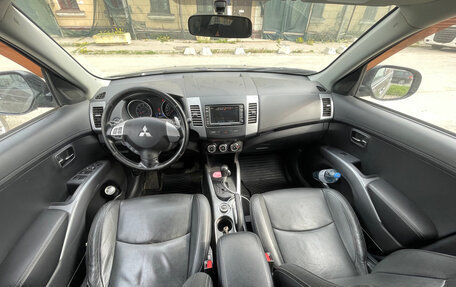 Mitsubishi Outlander III рестайлинг 3, 2011 год, 1 000 000 рублей, 15 фотография