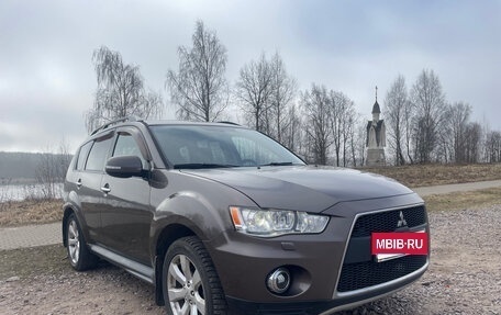 Mitsubishi Outlander III рестайлинг 3, 2011 год, 1 000 000 рублей, 11 фотография
