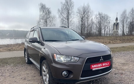 Mitsubishi Outlander III рестайлинг 3, 2011 год, 1 000 000 рублей, 12 фотография