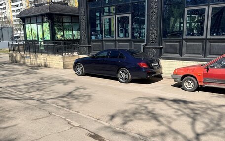 Mercedes-Benz E-Класс, 2019 год, 3 600 000 рублей, 2 фотография