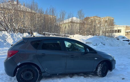 Opel Astra J, 2011 год, 499 999 рублей, 10 фотография