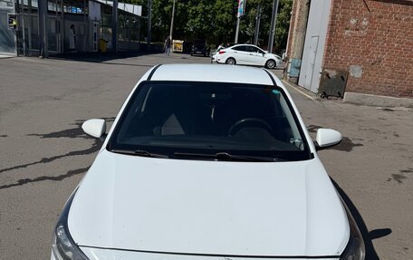 Hyundai Solaris II рестайлинг, 2018 год, 635 000 рублей, 2 фотография