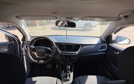 Hyundai Solaris II рестайлинг, 2018 год, 635 000 рублей, 9 фотография
