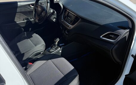 Hyundai Solaris II рестайлинг, 2018 год, 635 000 рублей, 8 фотография