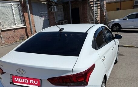 Hyundai Solaris II рестайлинг, 2018 год, 635 000 рублей, 5 фотография